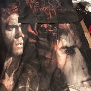 The Vampire Diaries blanket and pillow covers.